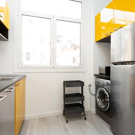 Super Bright City Center Apartament